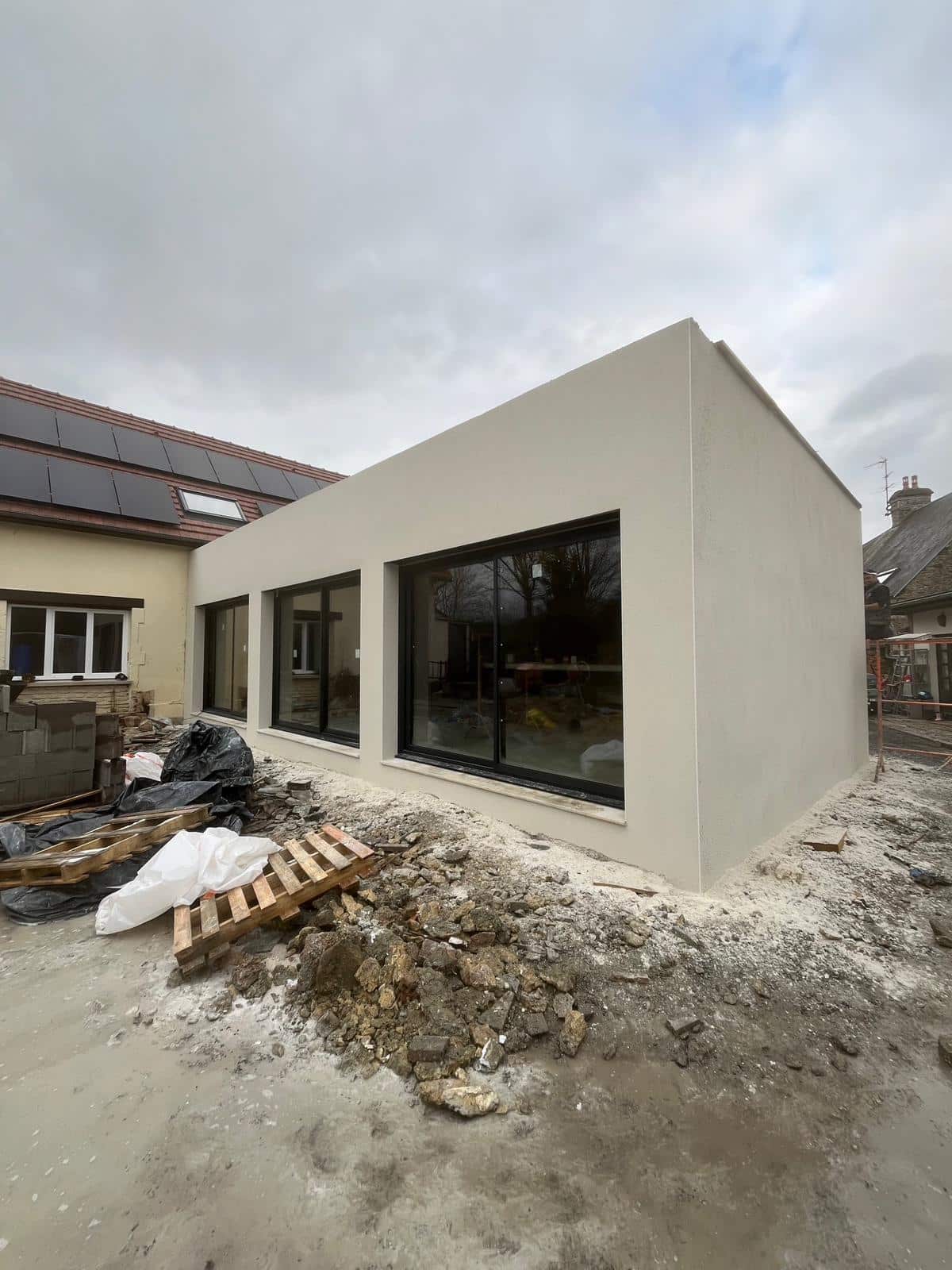 Chape et ragréage de sol réalisés par MCP Bâtiment à Bayeux dans le Calvados