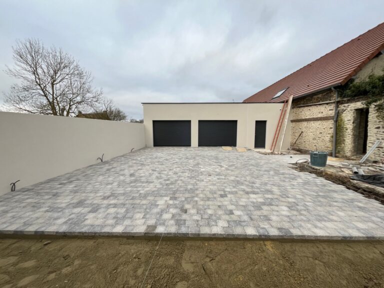 Terrasse en béton coulée par MCP Bâtiment à Falaise dans le Calvados