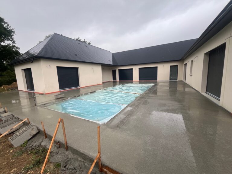 Création d’une terrasse béton autour d’une piscine à Deauville